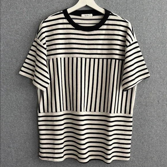 NEW Short Sleeve Round Neck Striped
Cloudy Knit Top M Ivory/Black - Picture 6 of 9